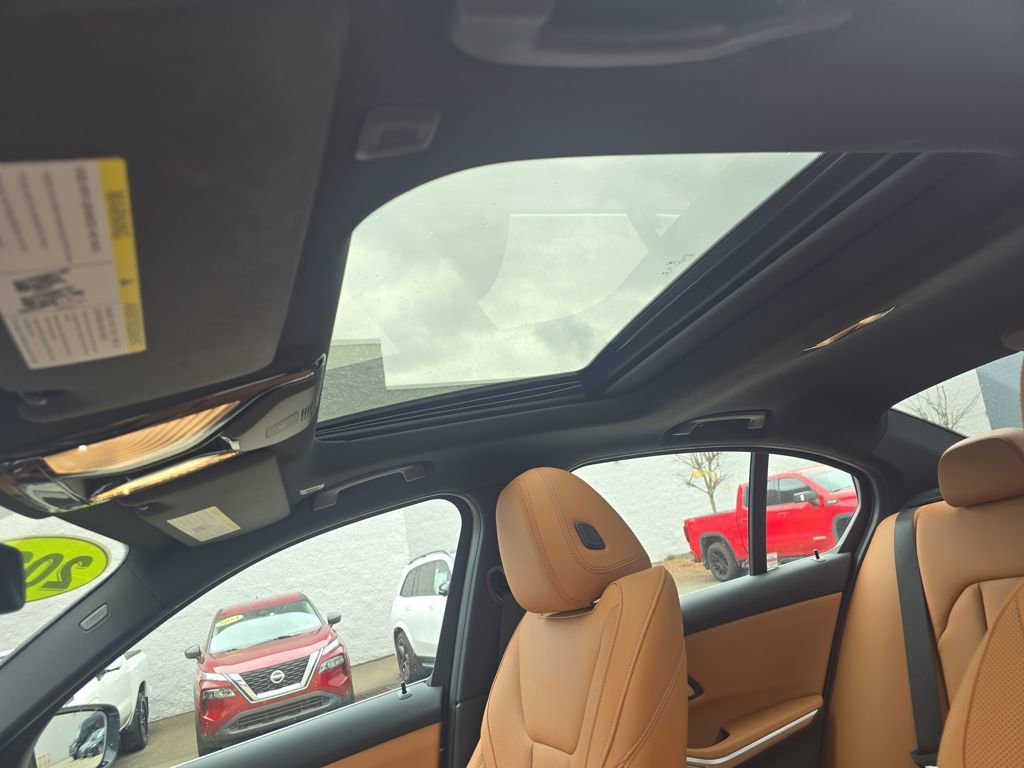 Used 2022 BMW 330e xDrive w/ Premium Package image 22