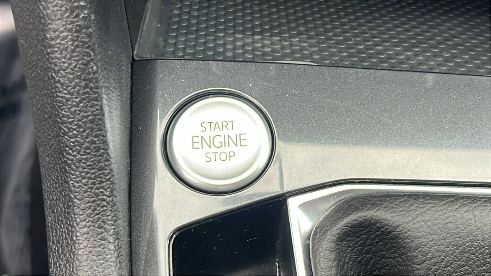 Certified 2022 Volkswagen Tiguan S image 17