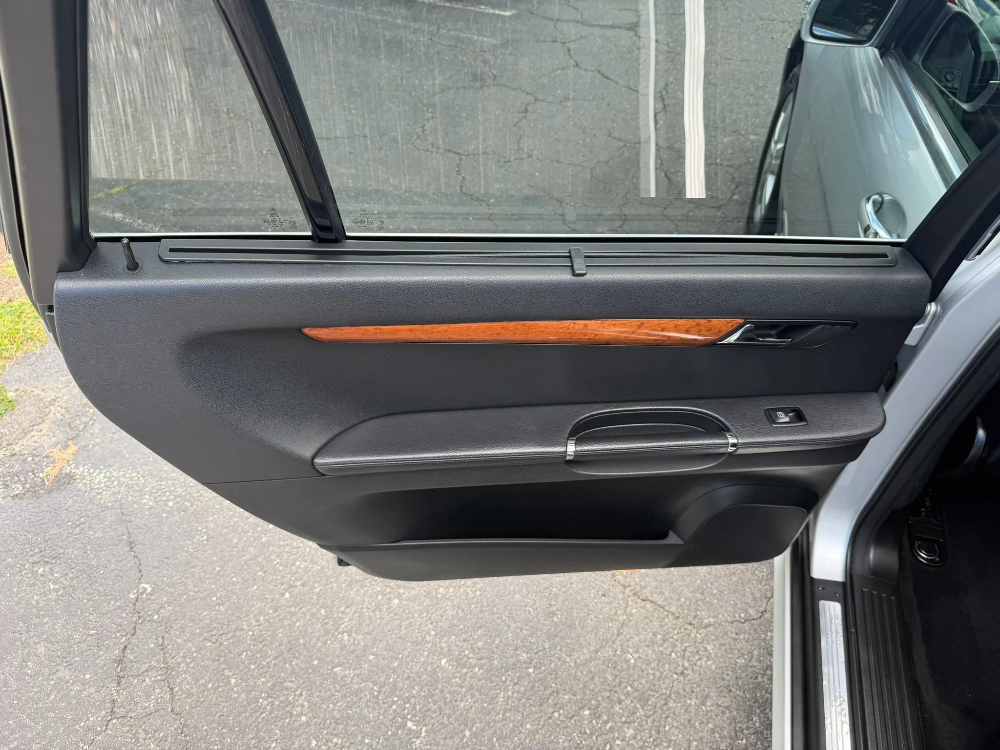 Used 2009 Mercedes-Benz R 350 4MATIC image 40