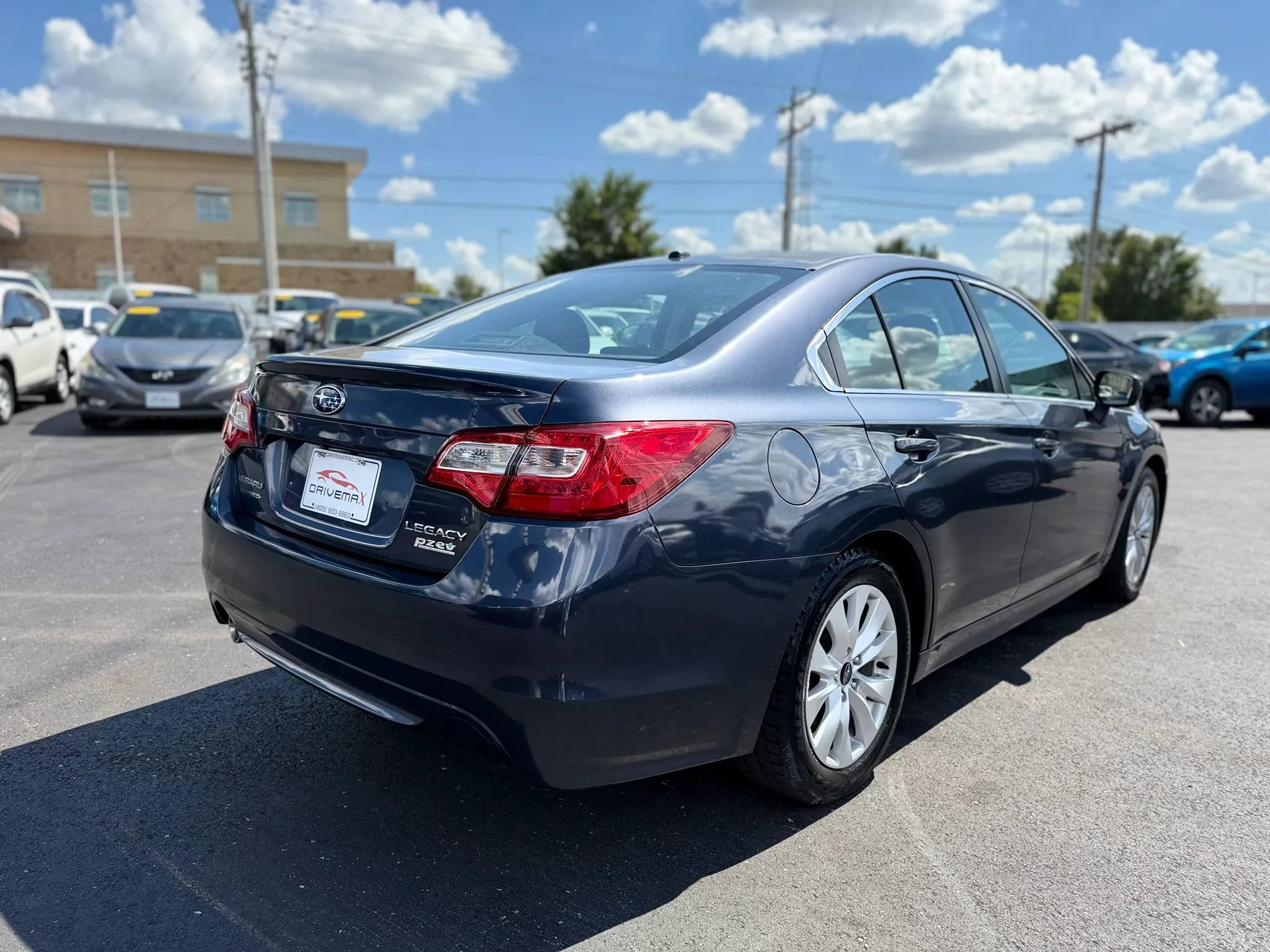 Used 2015 Subaru Legacy 2.5i Premium w/ Moonroof Package AWD/4WD image 4