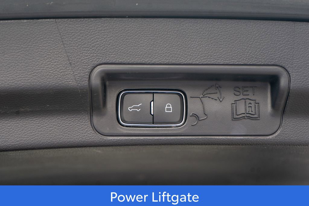 Used 2025 Ford Explorer ST-Line w/ ST-Line Street Pack AWD/4WD image 11