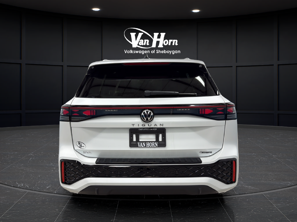 Used 2025 Volkswagen Tiguan SEL R-Line AWD/4WD image 6