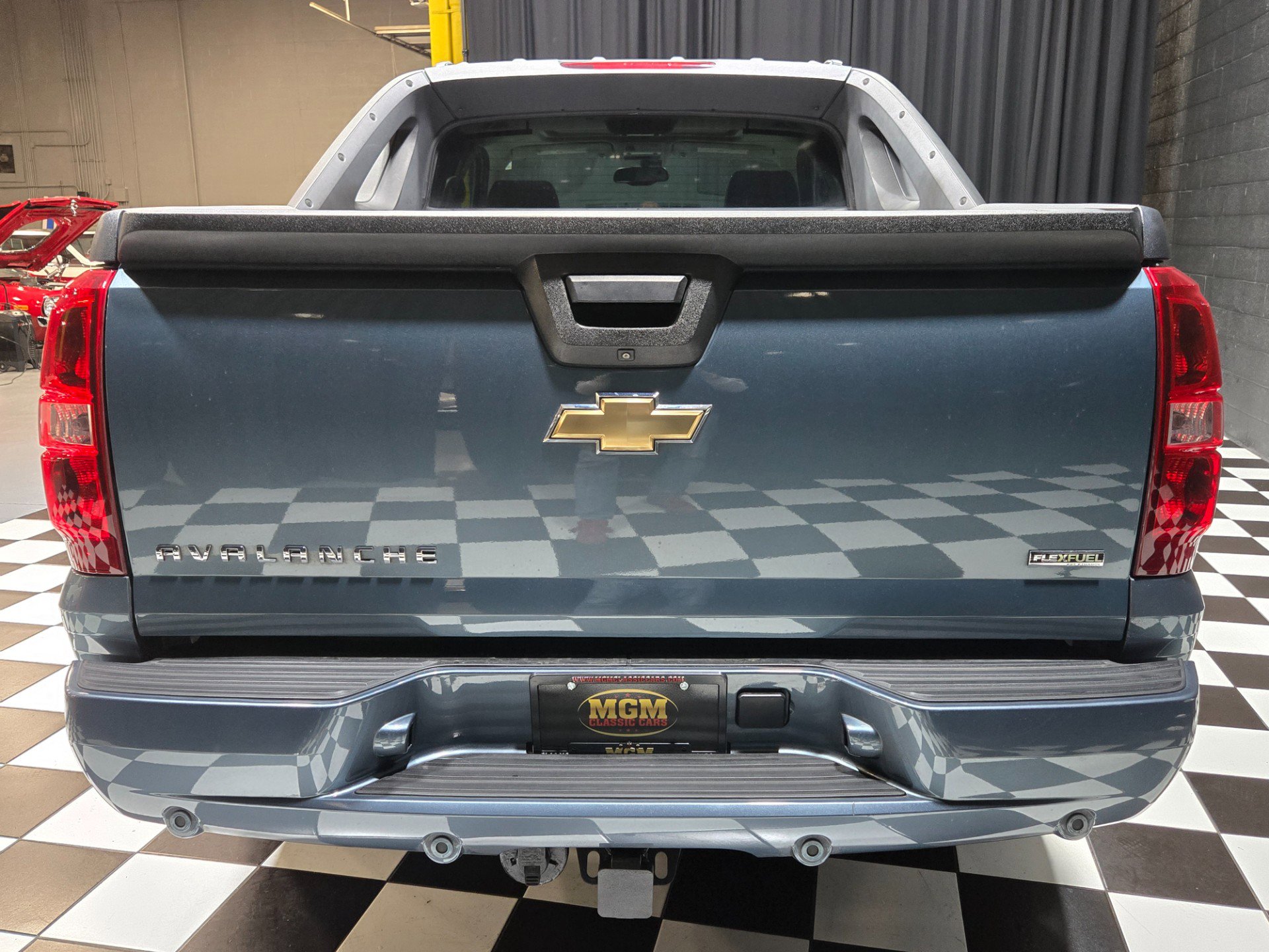 Used 2008 Chevrolet Avalanche LTZ w/ LTZ Preferred Equipment Group image 4