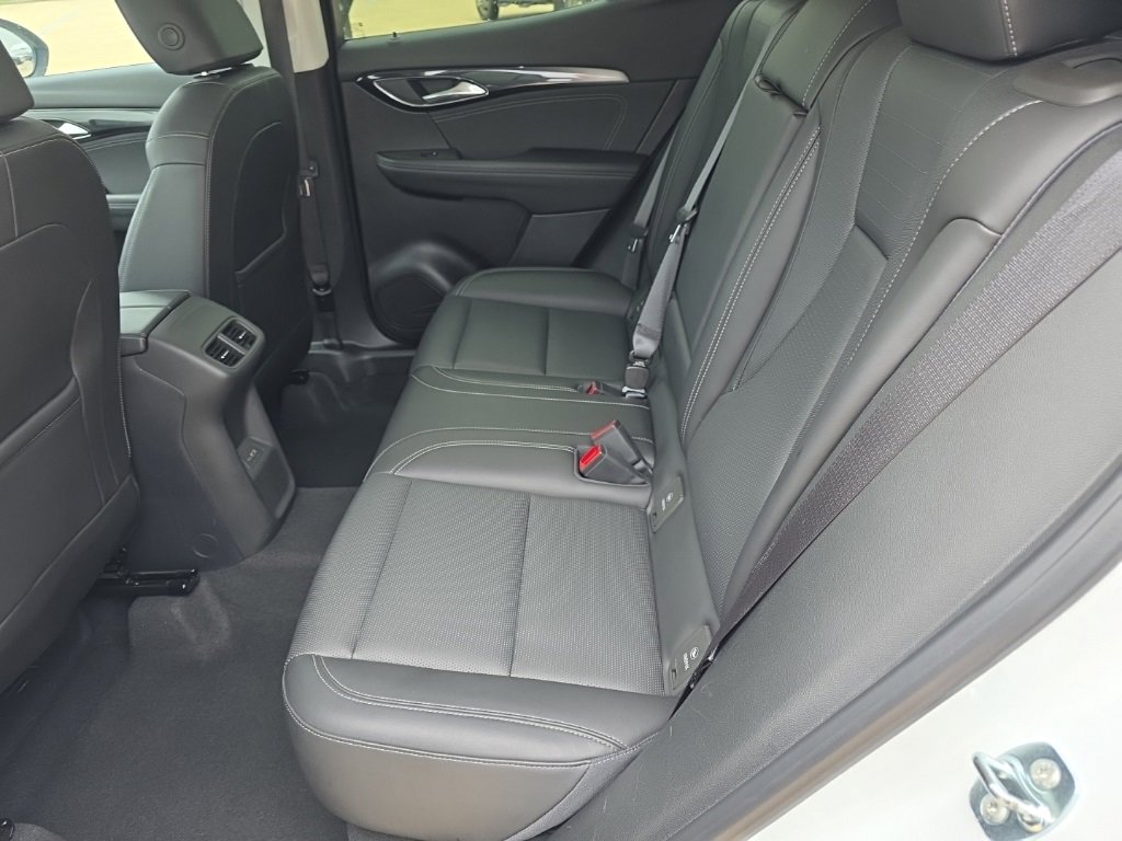 Used 2024 Buick Envision Preferred image 16