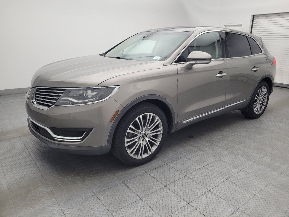 Used 2017 Lincoln MKX Reserve w/ Lincoln MKX Climate Package FWD image 2