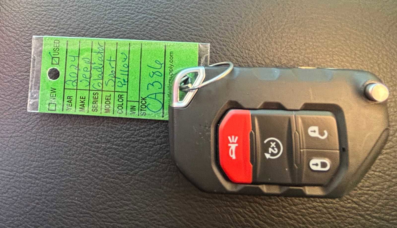 Certified 2024 Jeep Gladiator Sport image 32