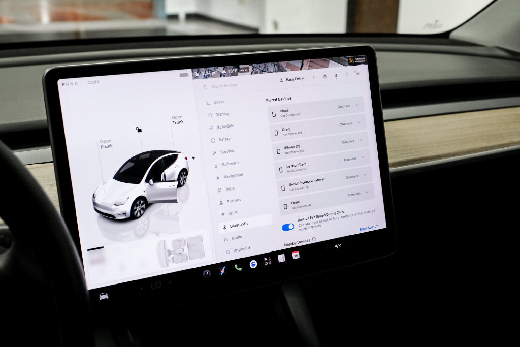 Used 2022 Tesla Model Y Long Range AWD/4WD image 24