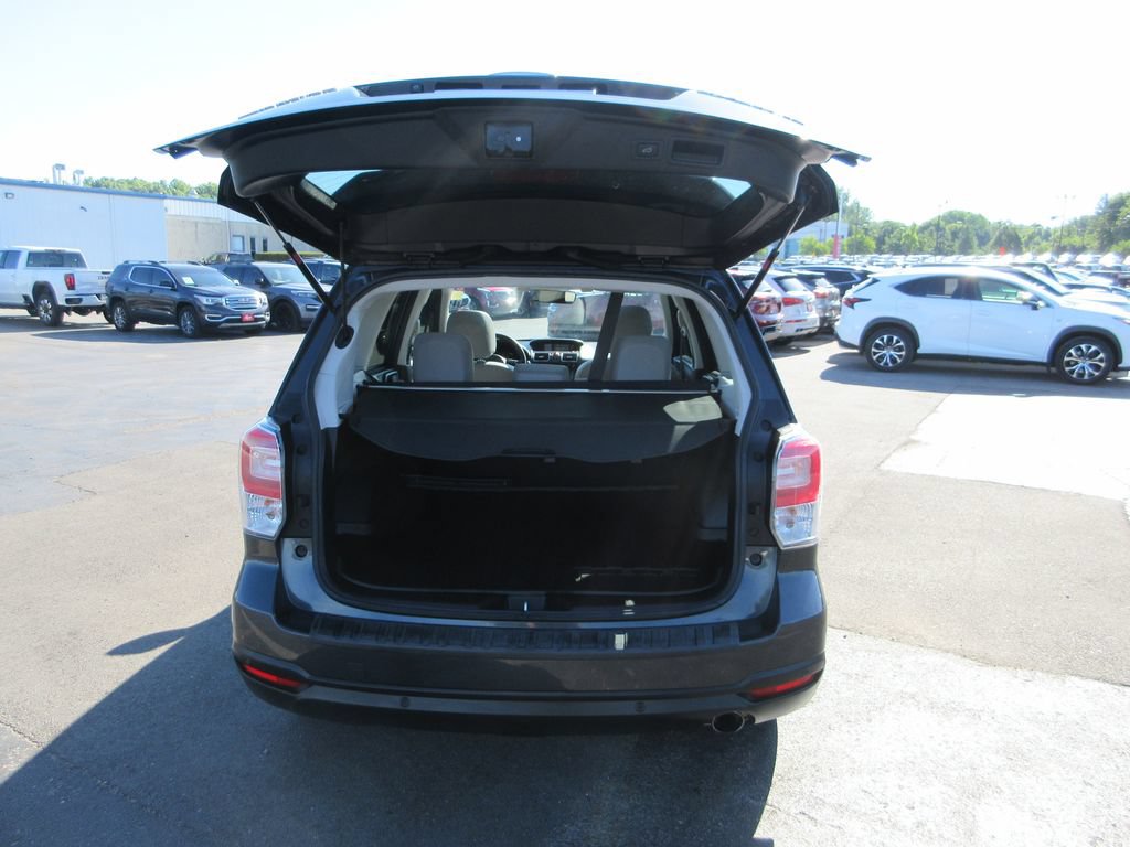 Used 2017 Subaru Forester 2.5i Limited AWD/4WD image 8