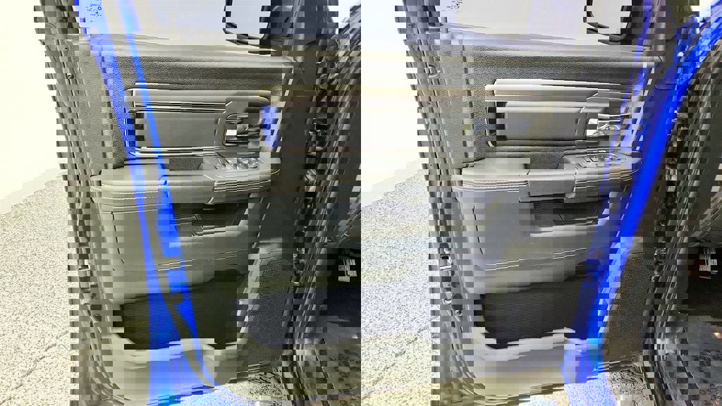 Used 2015 RAM 1500 Sport w/ Remote Start & Security Group image 10