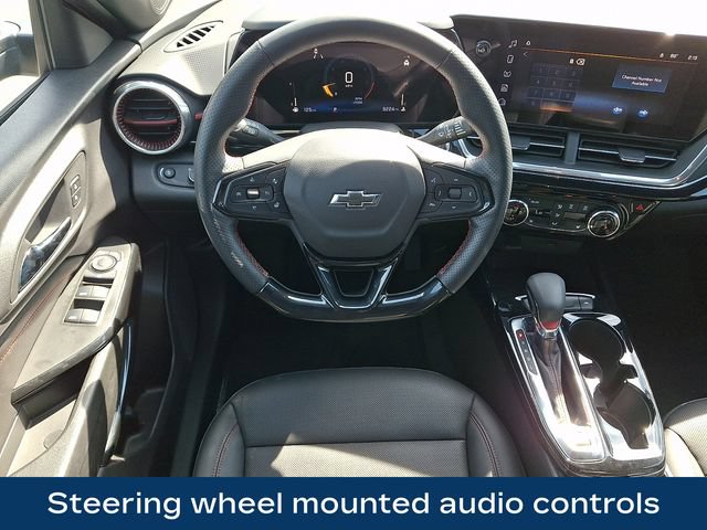 Used 2025 Chevrolet Trax RS w/ Driver Confidence Package FWD image 3
