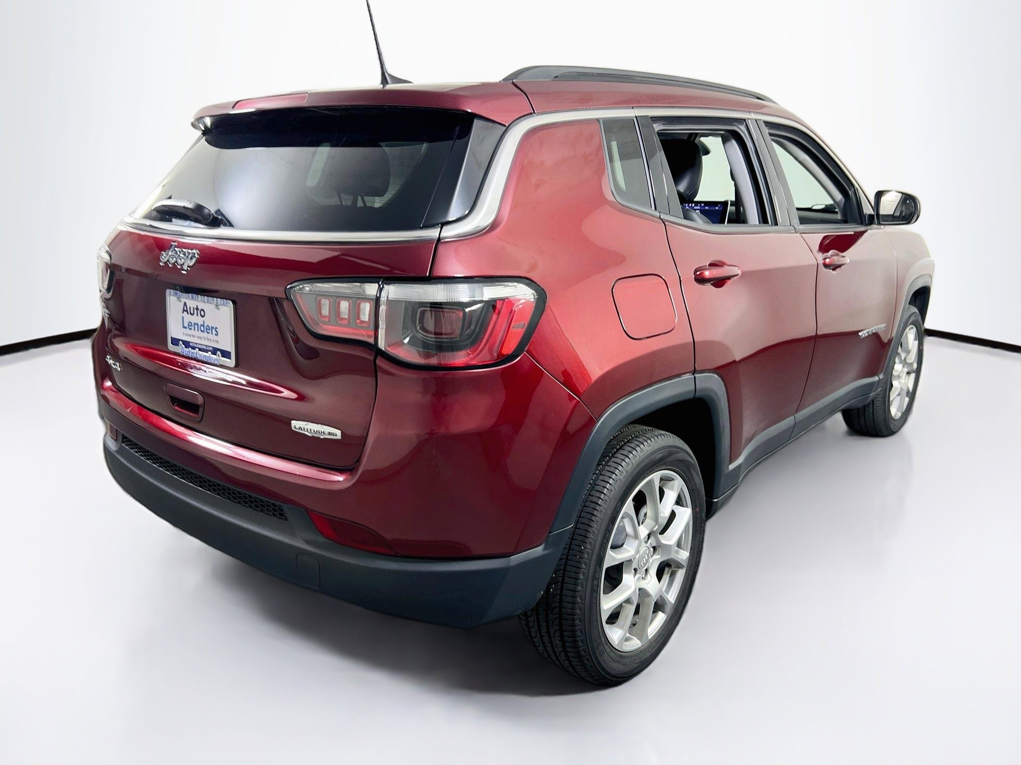 Used 2022 Jeep Compass Latitude AWD/4WD image 5