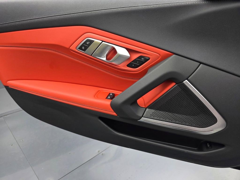 Used 2023 BMW Z4 sDrive30i w/ Shadowloine Package image 23