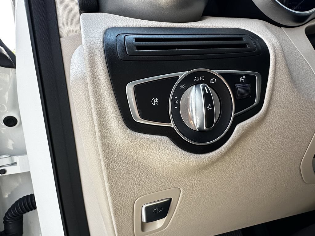 Certified 2021 Mercedes-Benz GLC 300 4MATIC image 35