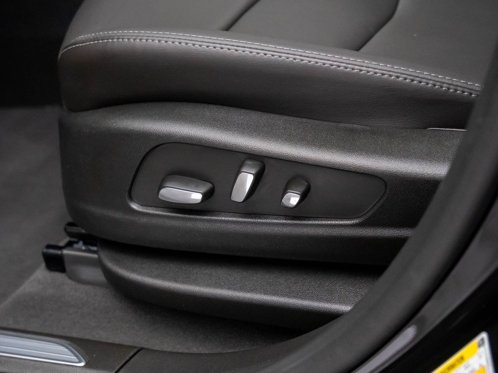 New 2025 Cadillac XT5 Premium Luxury w/ Technology Package image 18