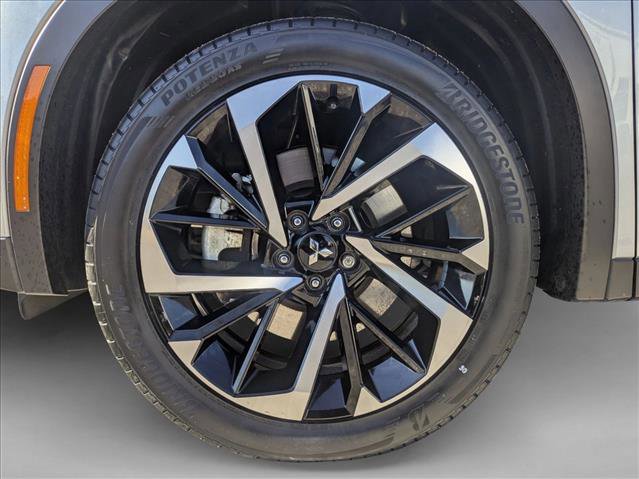 Used 2023 Mitsubishi Outlander SE image 23