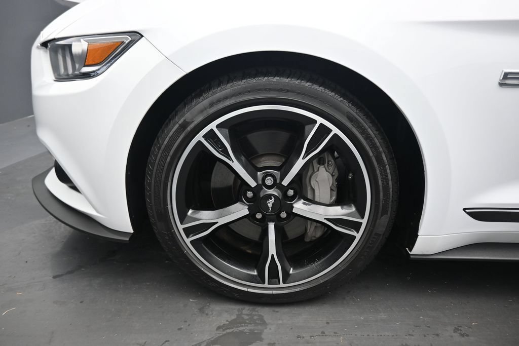 Used 2016 Ford Mustang GT Premium w/ Equipment Group 401A RWD image 47
