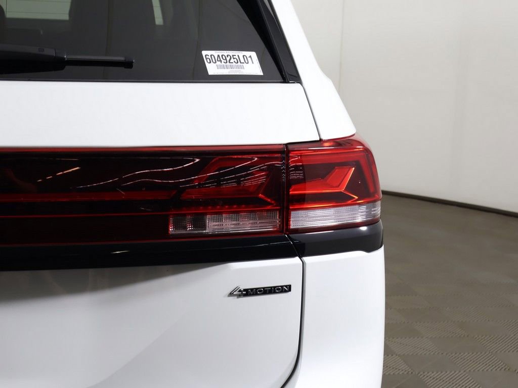Certified 2024 Volkswagen Atlas Peak Edition SEL AWD/4WD image 20