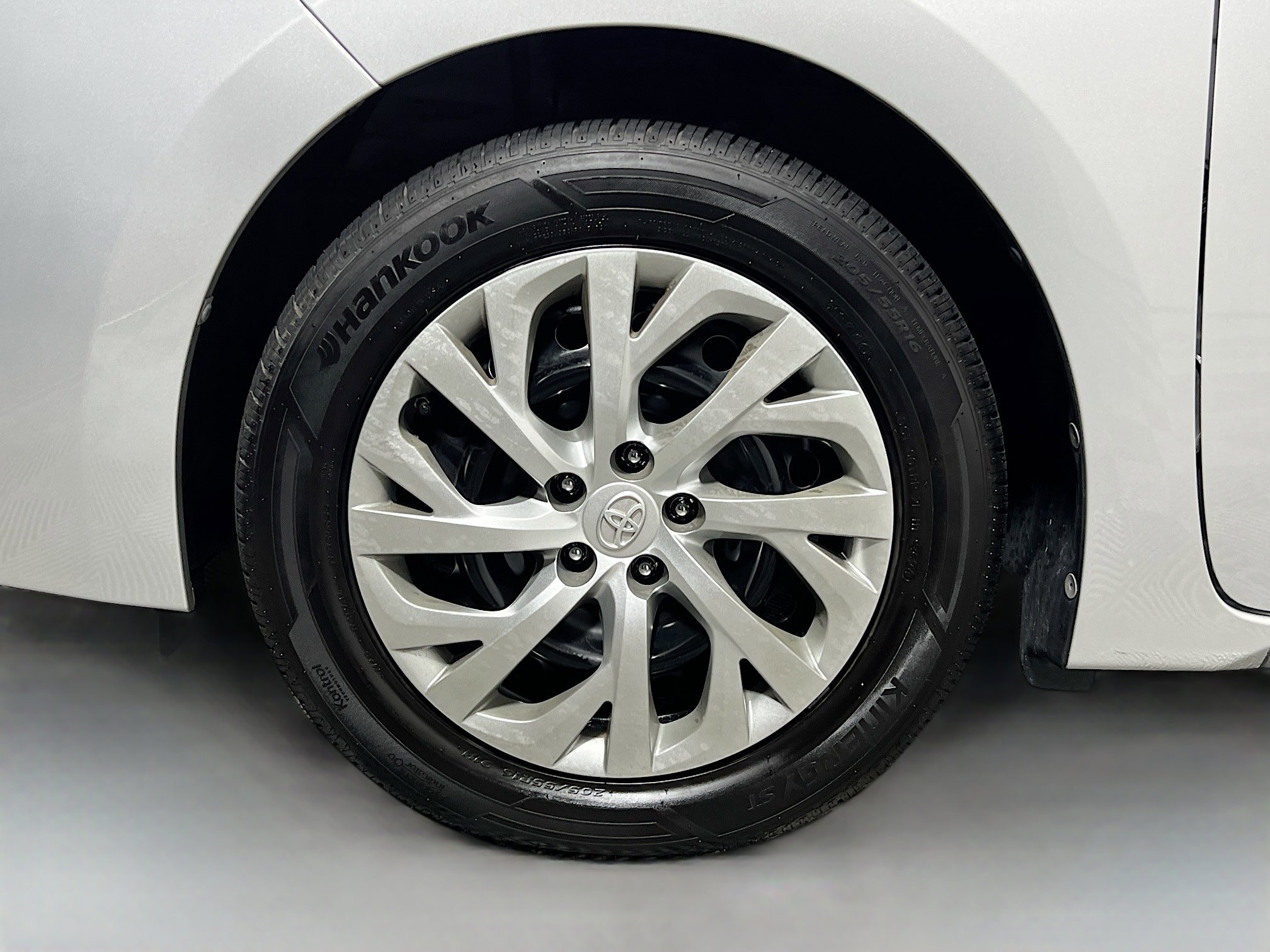 Used 2019 Toyota Corolla LE FWD image 14