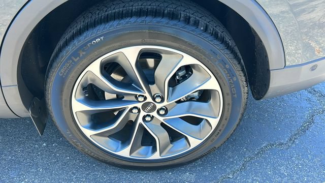 Used 2022 Lincoln Nautilus Reserve w/ Equipment Group 201A AWD/4WD image 6
