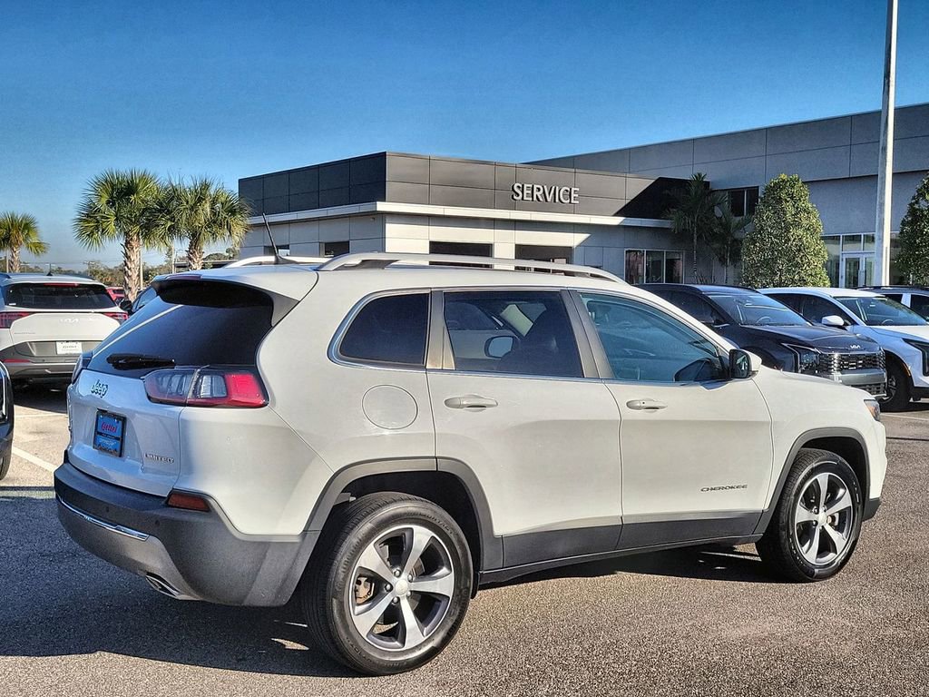 Used 2019 Jeep Cherokee Limited image 5