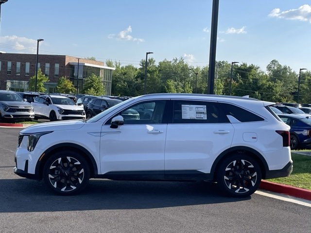 New 2025 Kia Sorento EX image 4