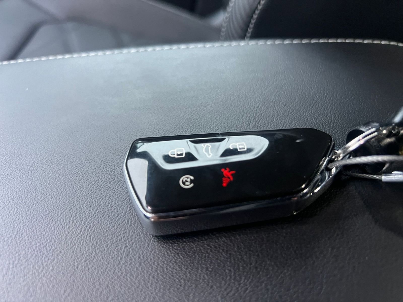 Used 2025 Volkswagen Atlas Cross Sport SE image 22