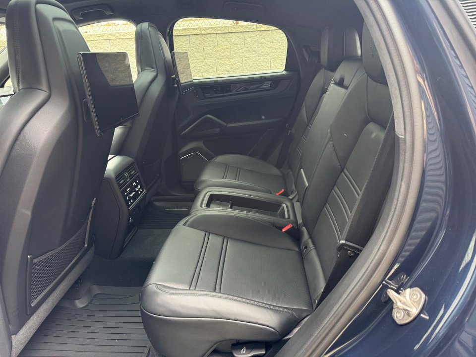 New 2026 Porsche Cayenne GTS image 20