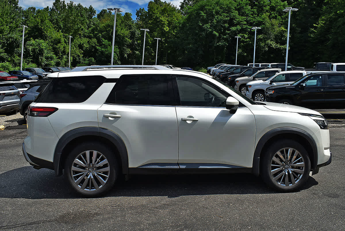 Used 2024 Nissan Pathfinder SL w/ SL Premium Package AWD/4WD image 6