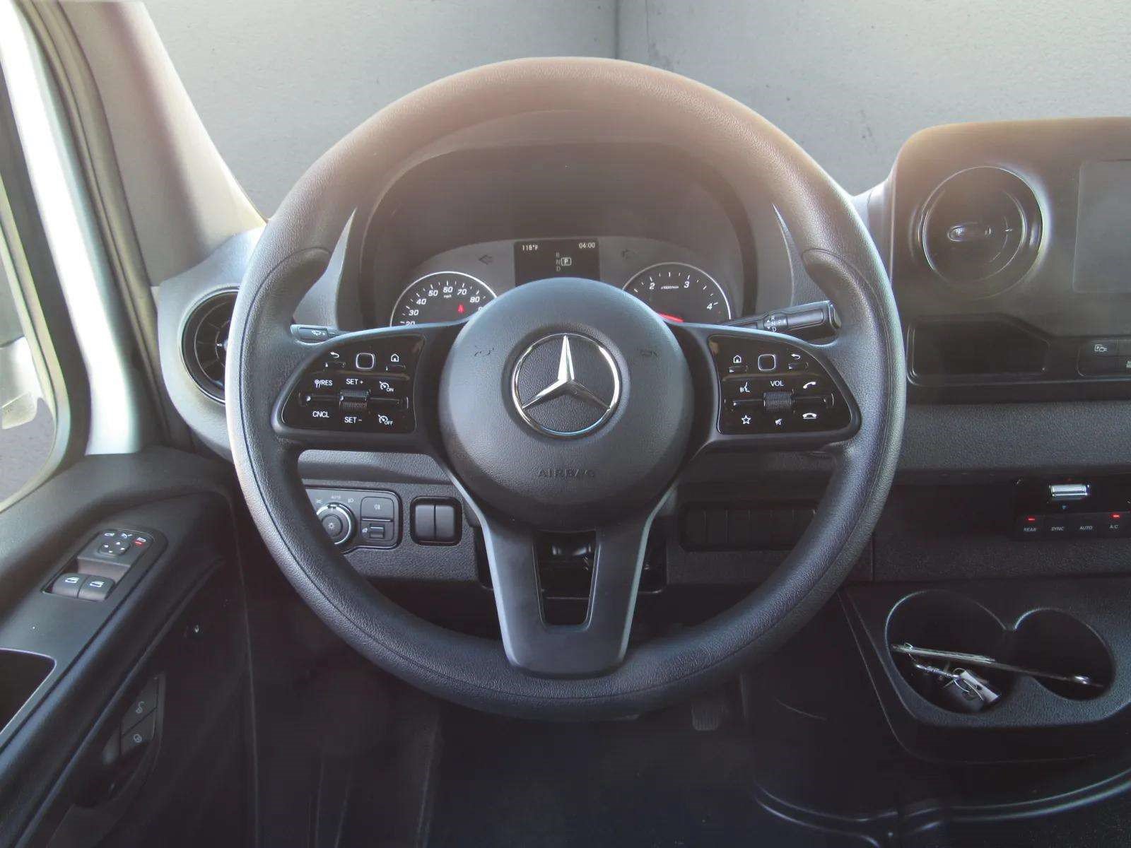 Used 2024 Mercedes-Benz Sprinter 2500 image 22