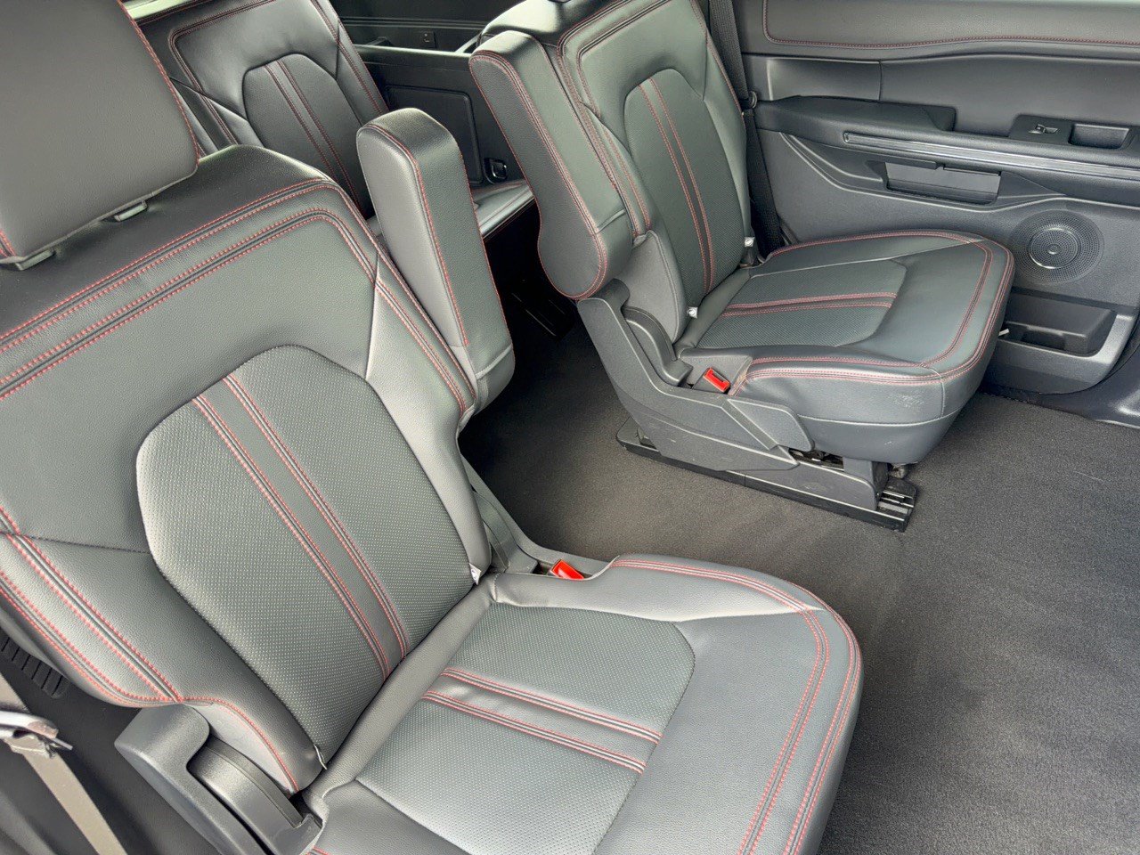 Used 2023 Ford Expedition Limited RWD image 29