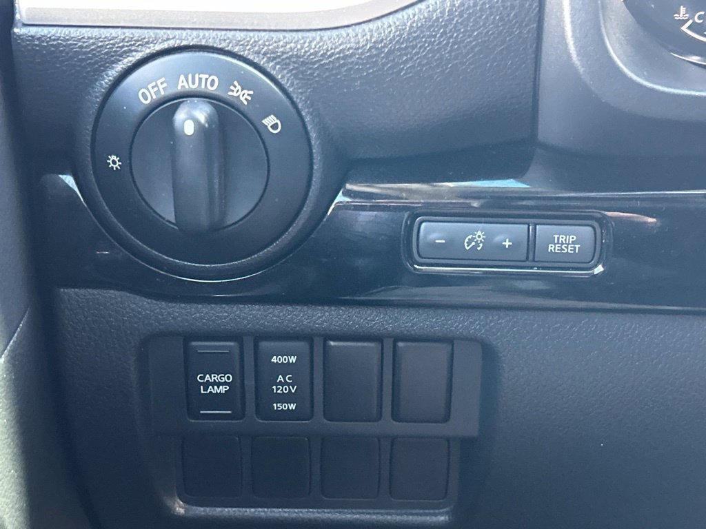 Used 2021 Nissan Titan SV w/ SV Convenience Package AWD/4WD image 29
