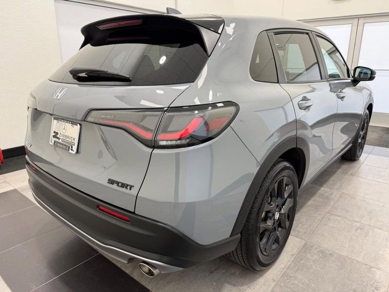 Used 2025 Honda HR-V Sport image 2