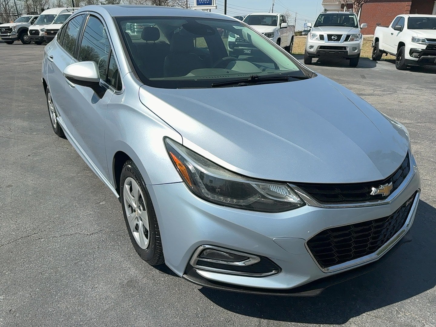 Used 2017 Chevrolet Cruze Premier FWD image 2