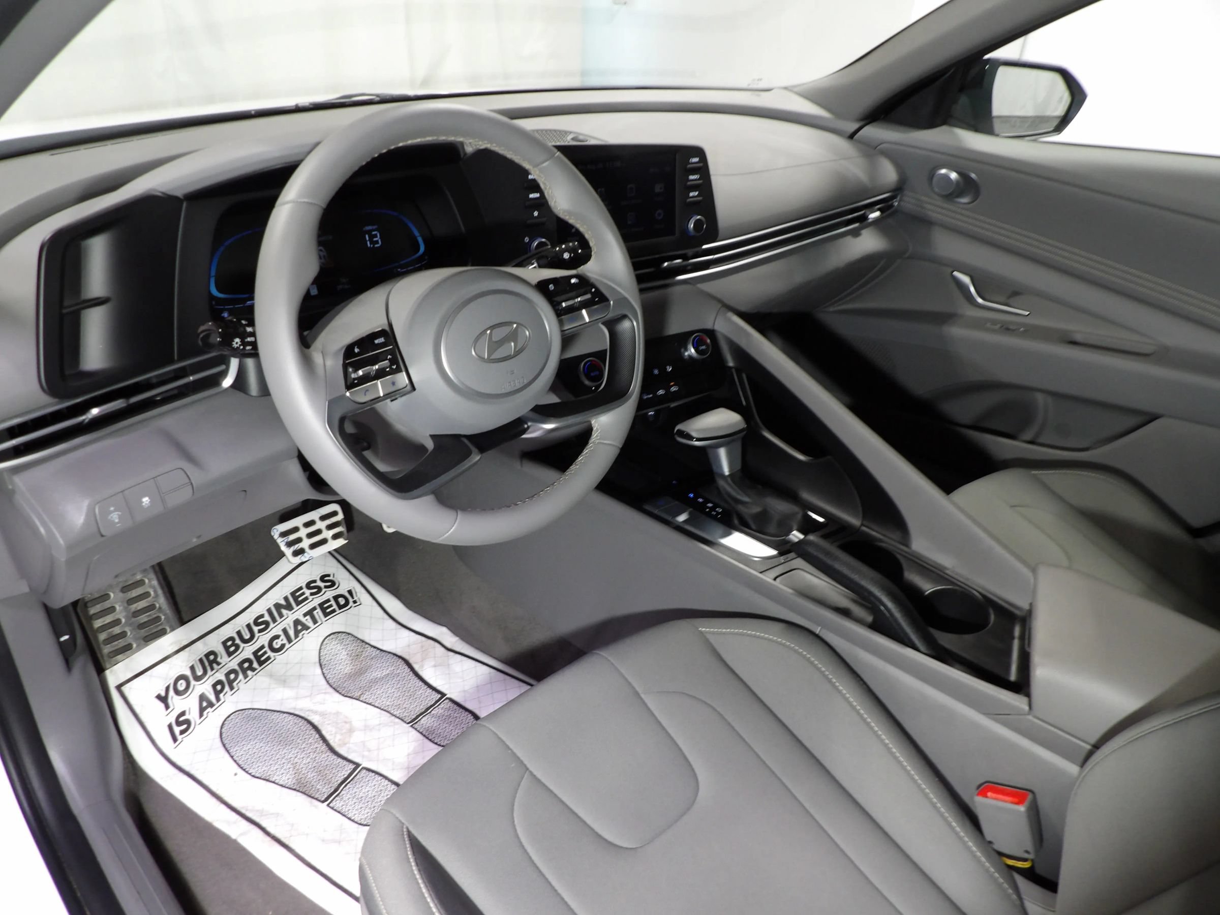 Used 2026 Hyundai Elantra Sport FWD image 9