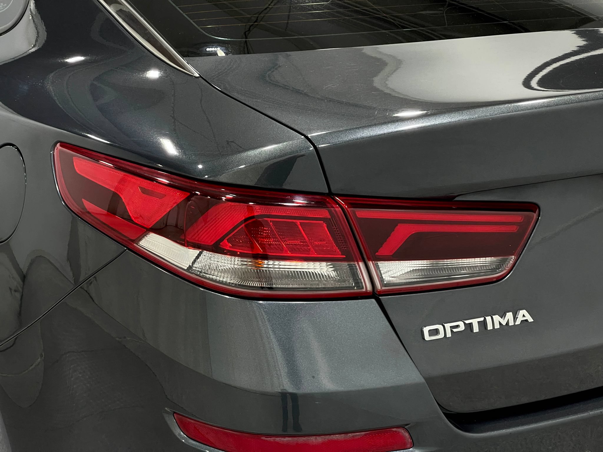 Used 2020 Kia Optima SE FWD image 32