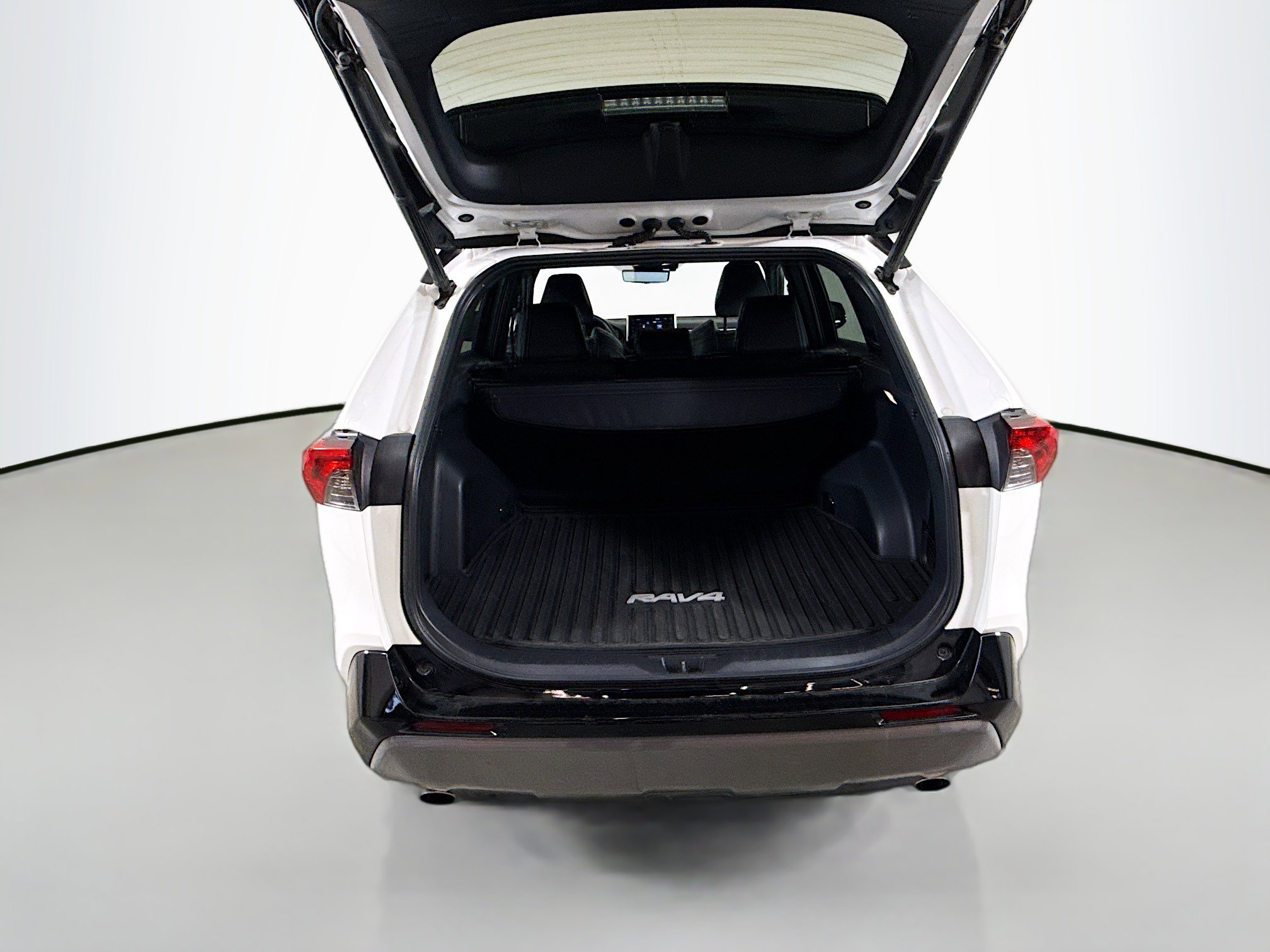 Used 2021 Toyota RAV4 XSE w/ Protection Package (TMS) image 24