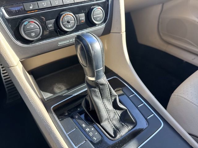 Used 2017 Volkswagen Passat 1.8T R-Line image 26