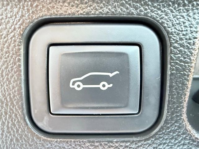 Used 2020 GMC Acadia AT4 w/ LPO, Adventure Package image 15