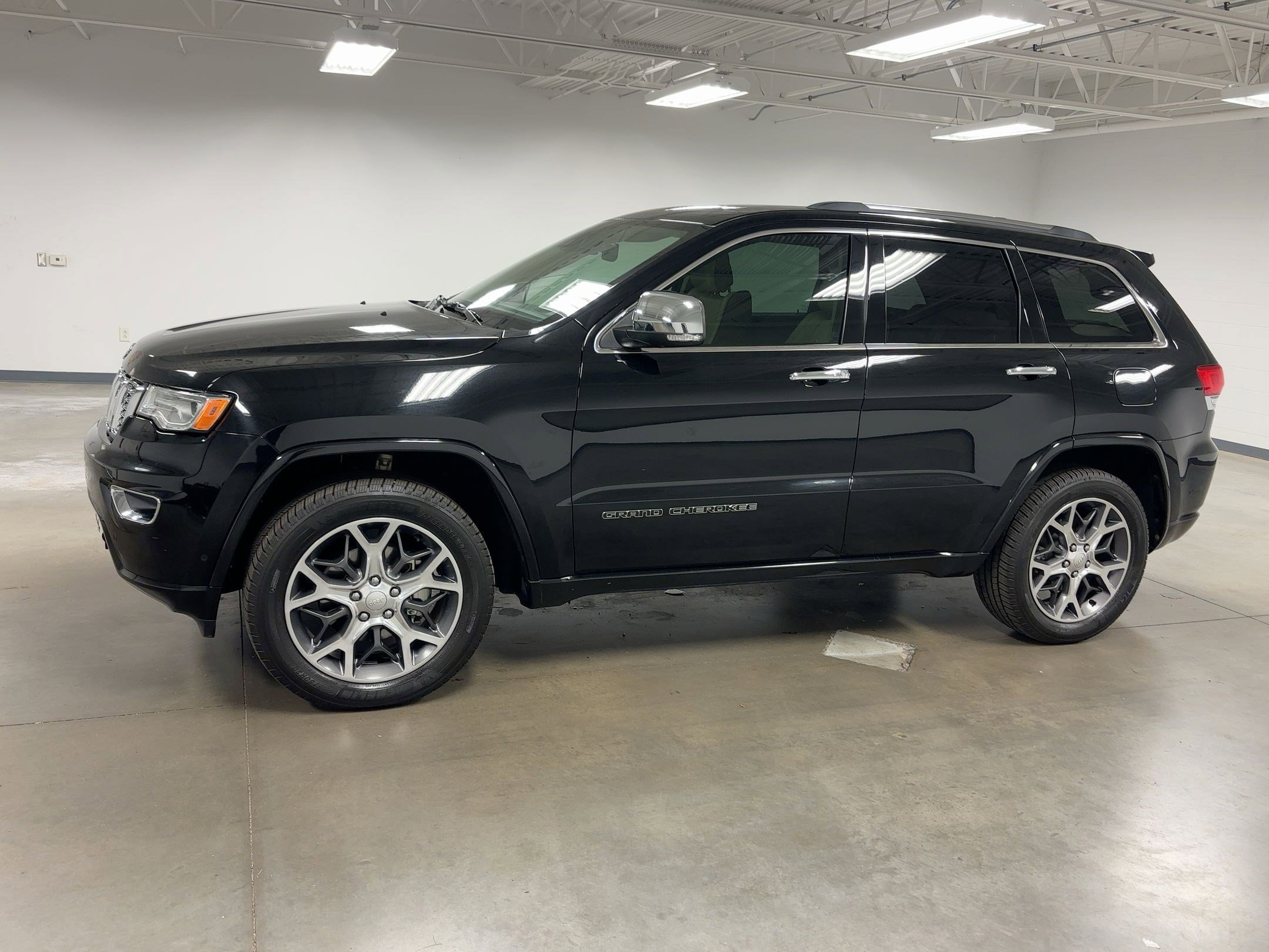Used 2019 Jeep Grand Cherokee Overland image 21