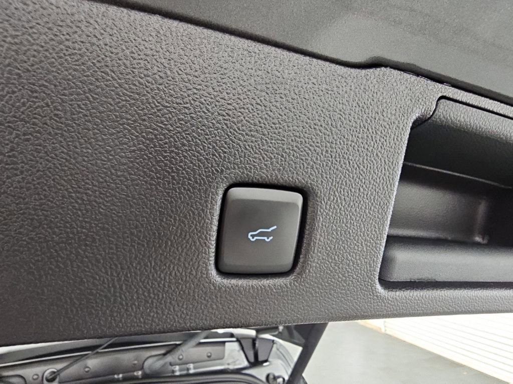 Used 2025 Ford Escape Active w/ Tech Pack #1 FWD image 32