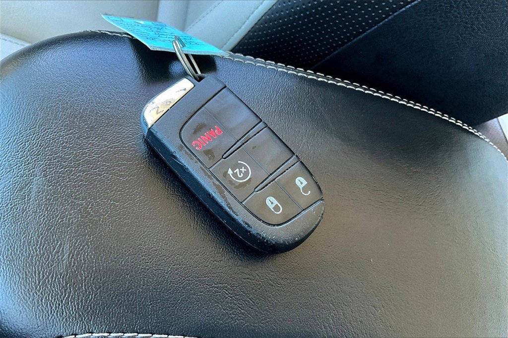 Used 2018 Jeep Renegade Limited w/ Safety & Security Group image 10