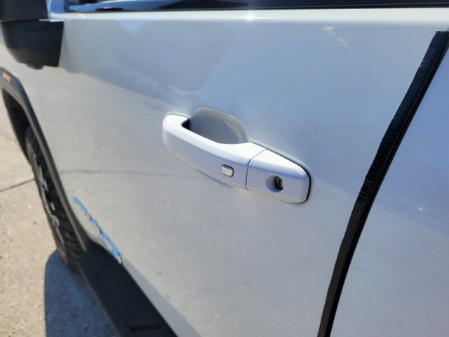 Used 2024 GMC Sierra 2500 AT4 w/ Technology Package image 10