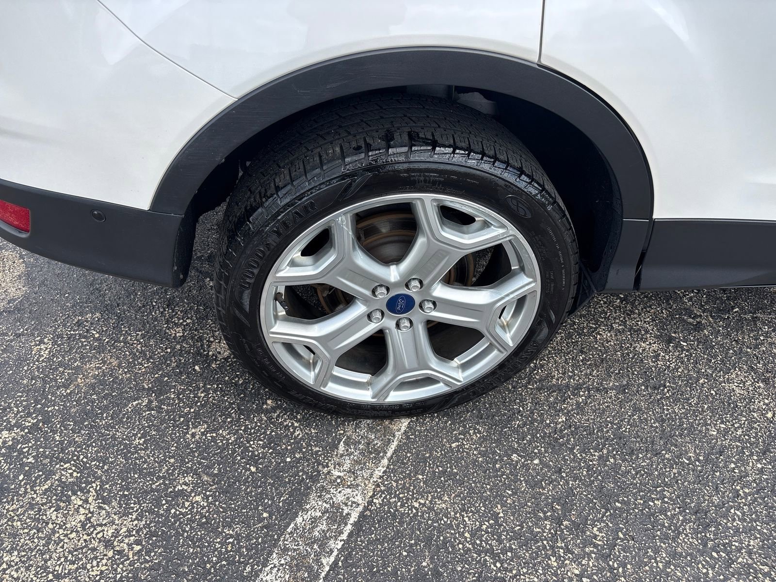 Used 2017 Ford Escape Titanium w/ Equipment Group 301A AWD/4WD image 32