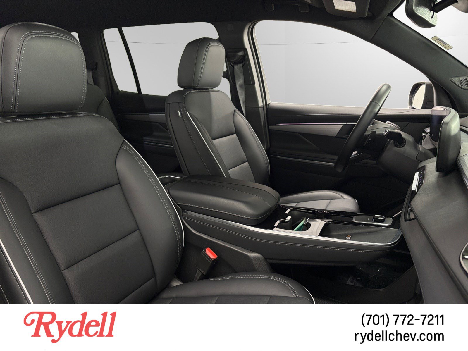 Used 2025 Buick Enclave Preferred AWD/4WD image 17