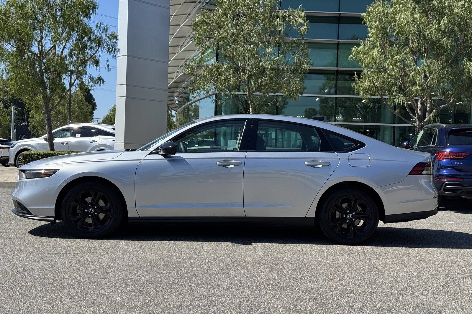 Certified 2025 Honda Accord SE image 3
