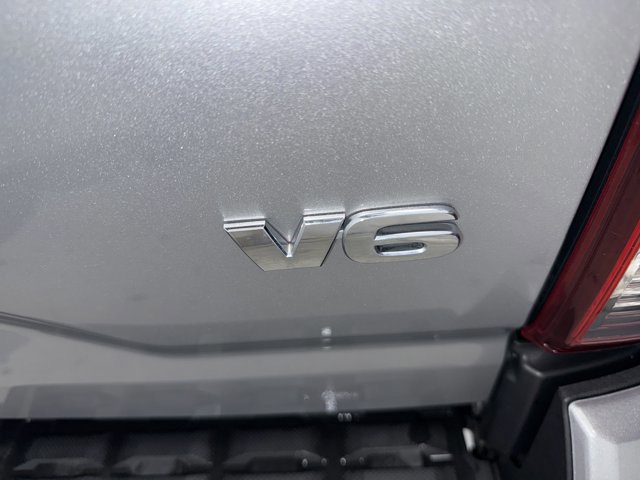 Used 2018 Toyota Tacoma TRD Sport AWD/4WD image 31