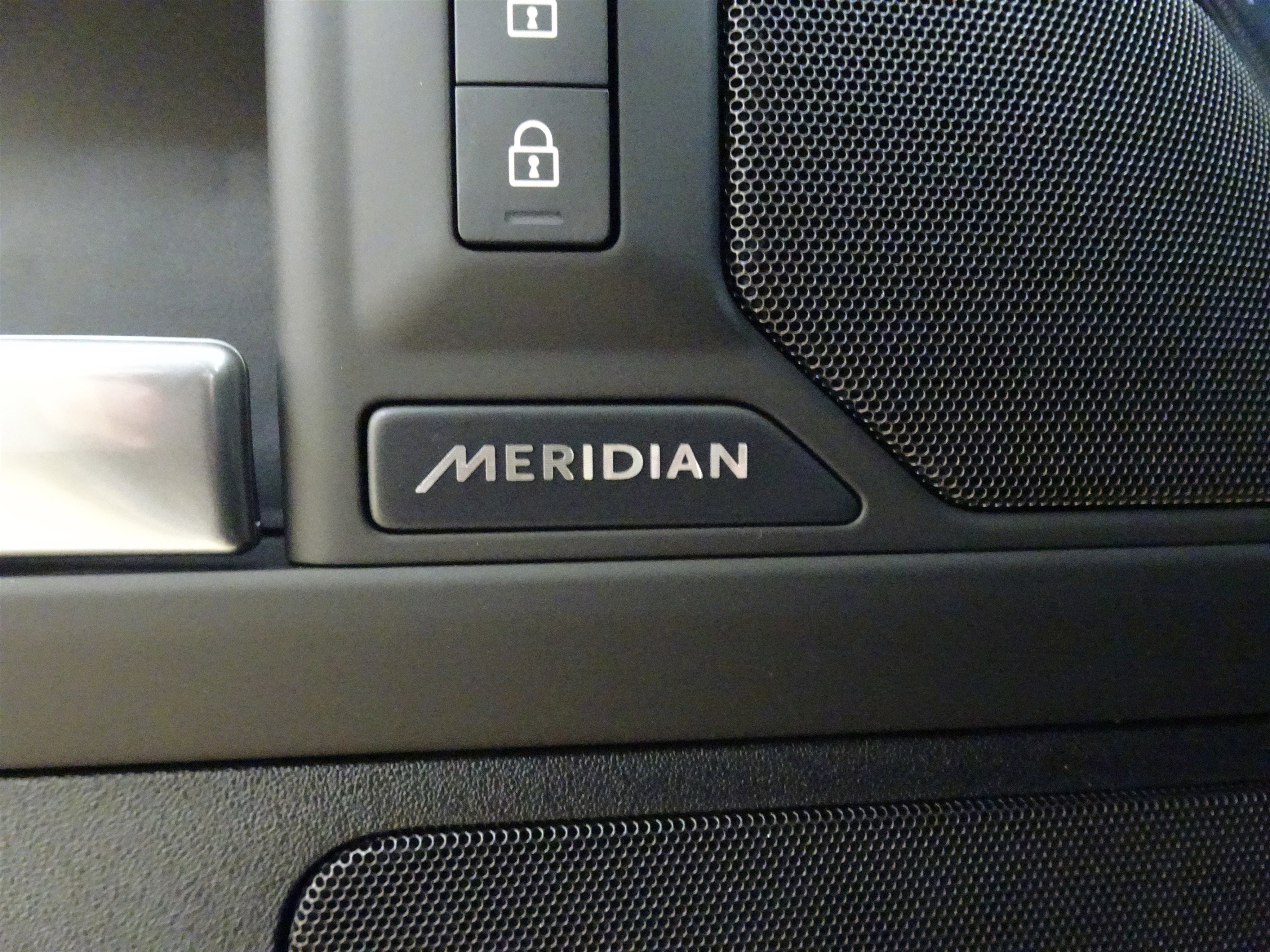 New 2026 Land Rover Defender 110 S image 27