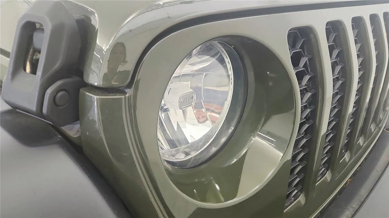 Used 2022 Jeep Gladiator Sport w/ Trailer Tow Package AWD/4WD image 14