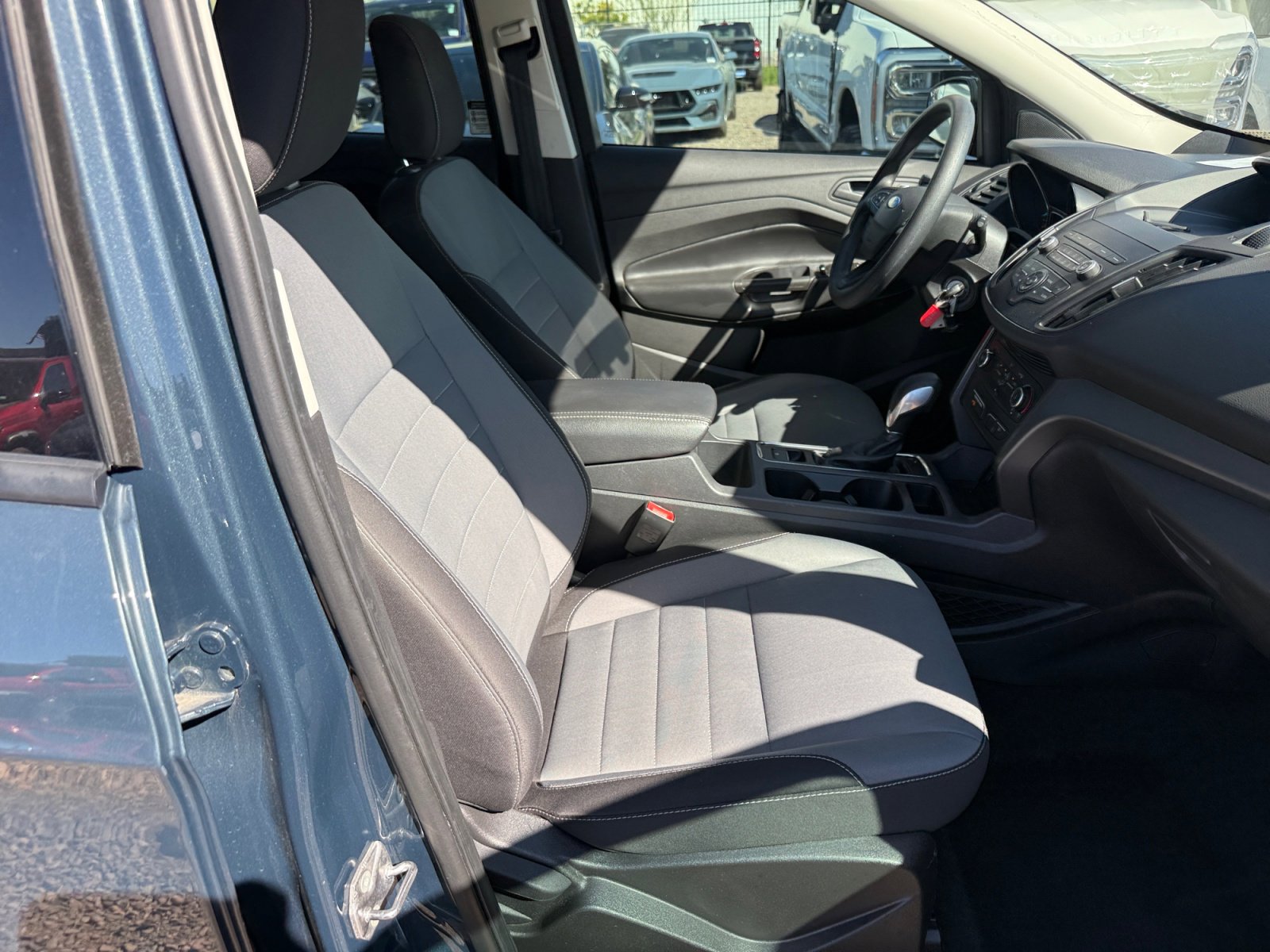 Used 2019 Ford Escape S image 30