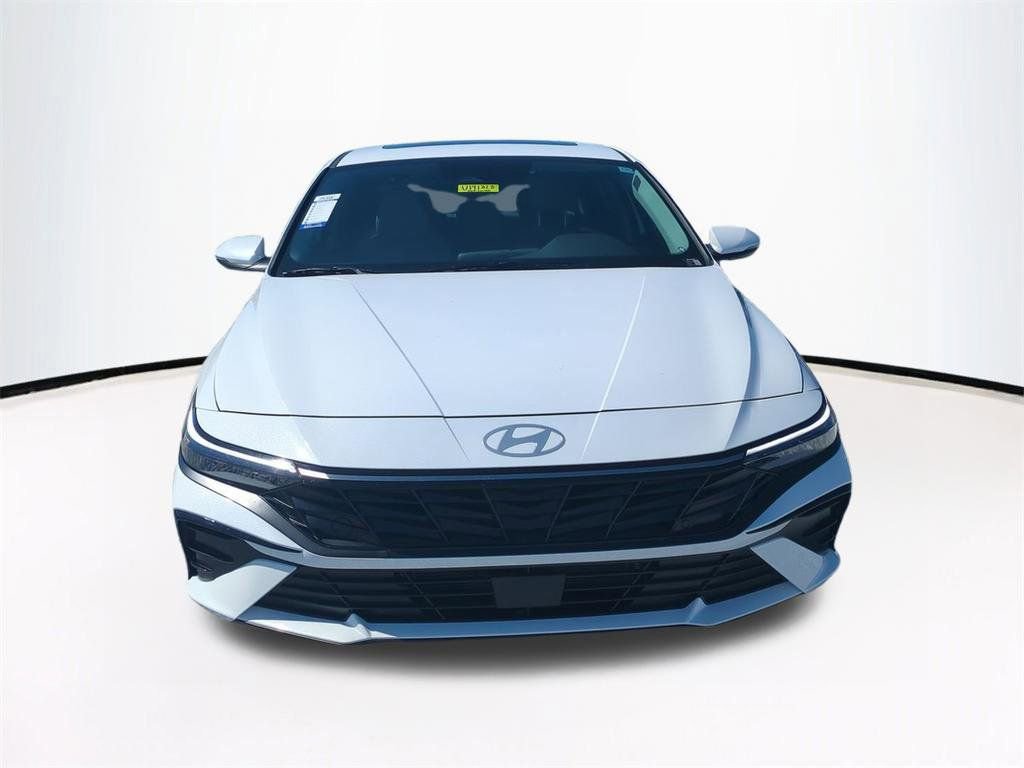 New 2026 Hyundai Elantra Limited image 3